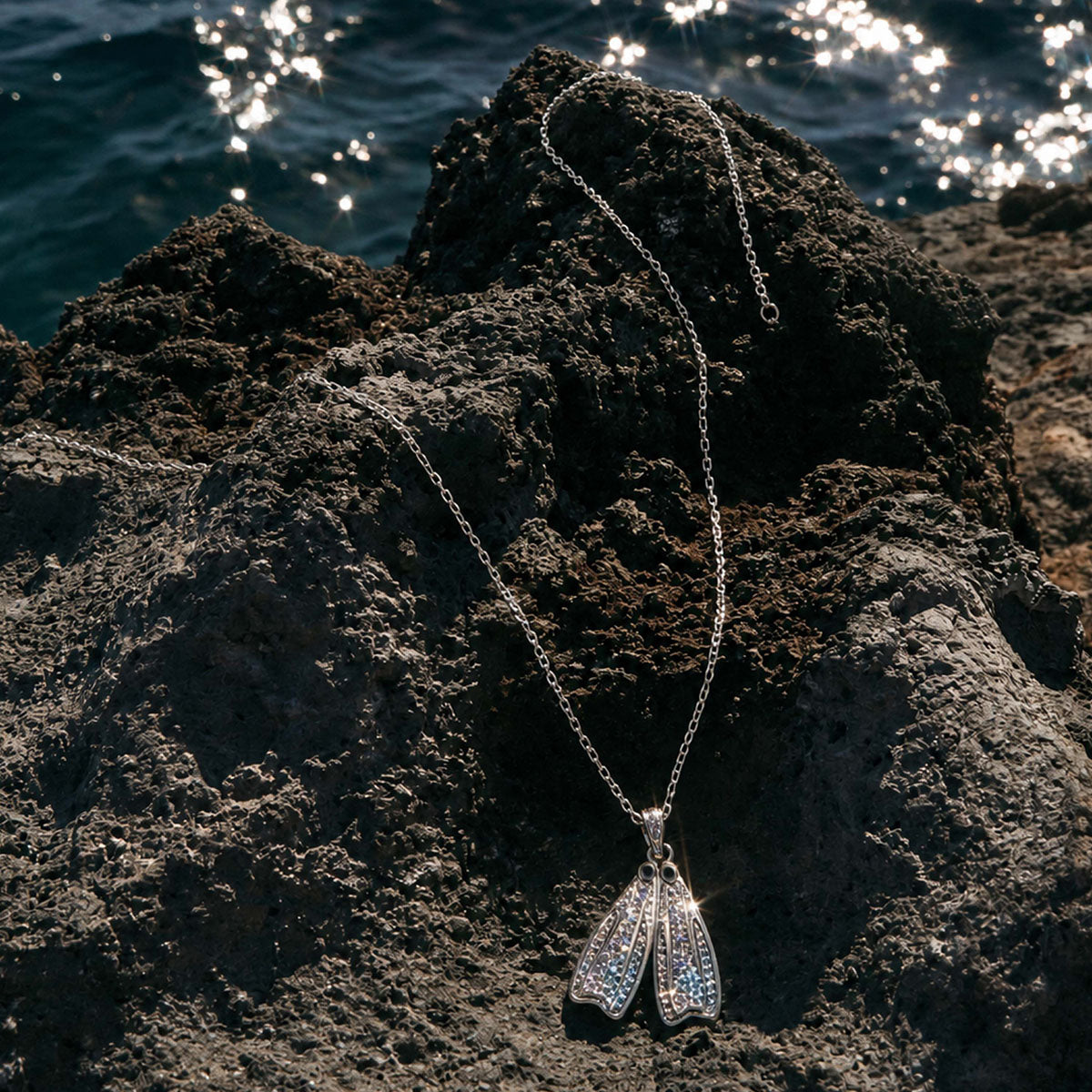 KAYASUBA WAVECHASER FIN NECKLACE FREEDIVING LUXURY GIFT
